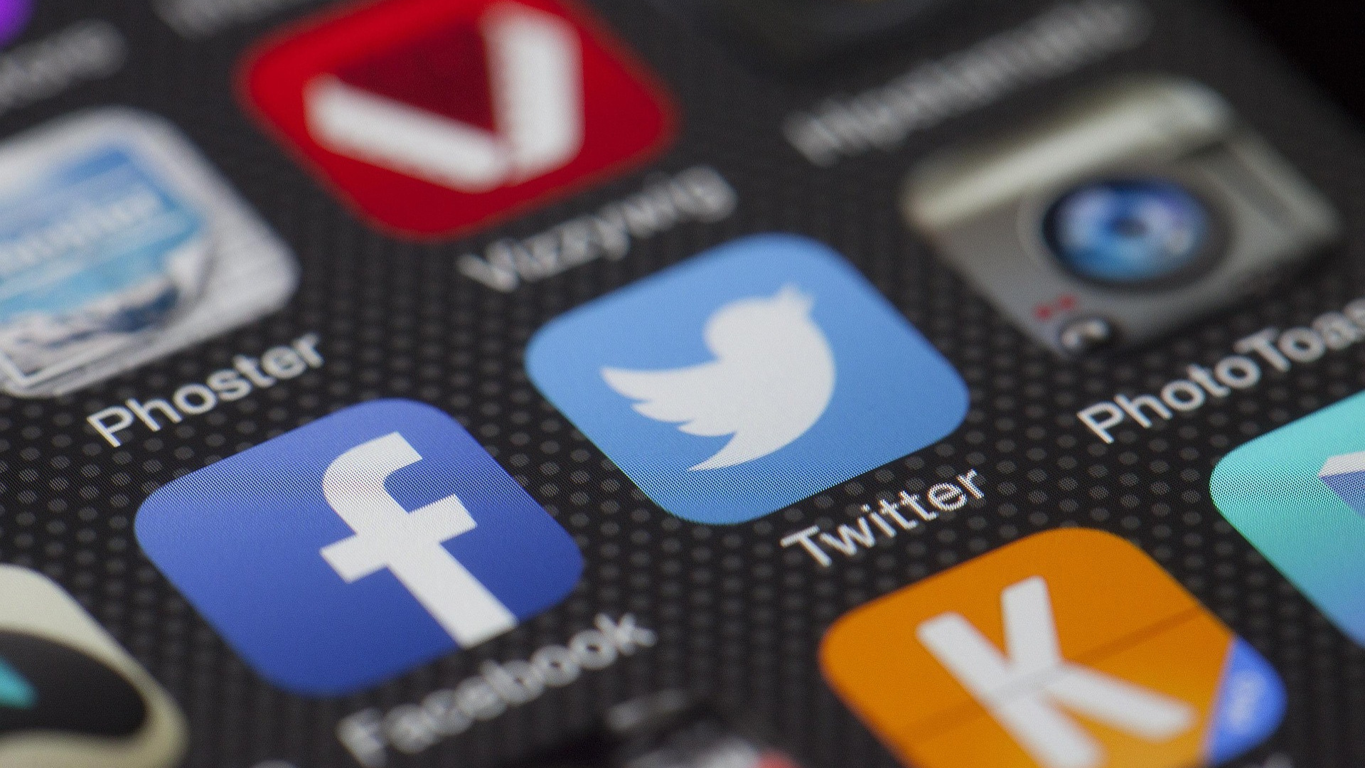 Paid Advertising on a Budget: How to Maximize ROI with Google Ads and Facebook Ads
